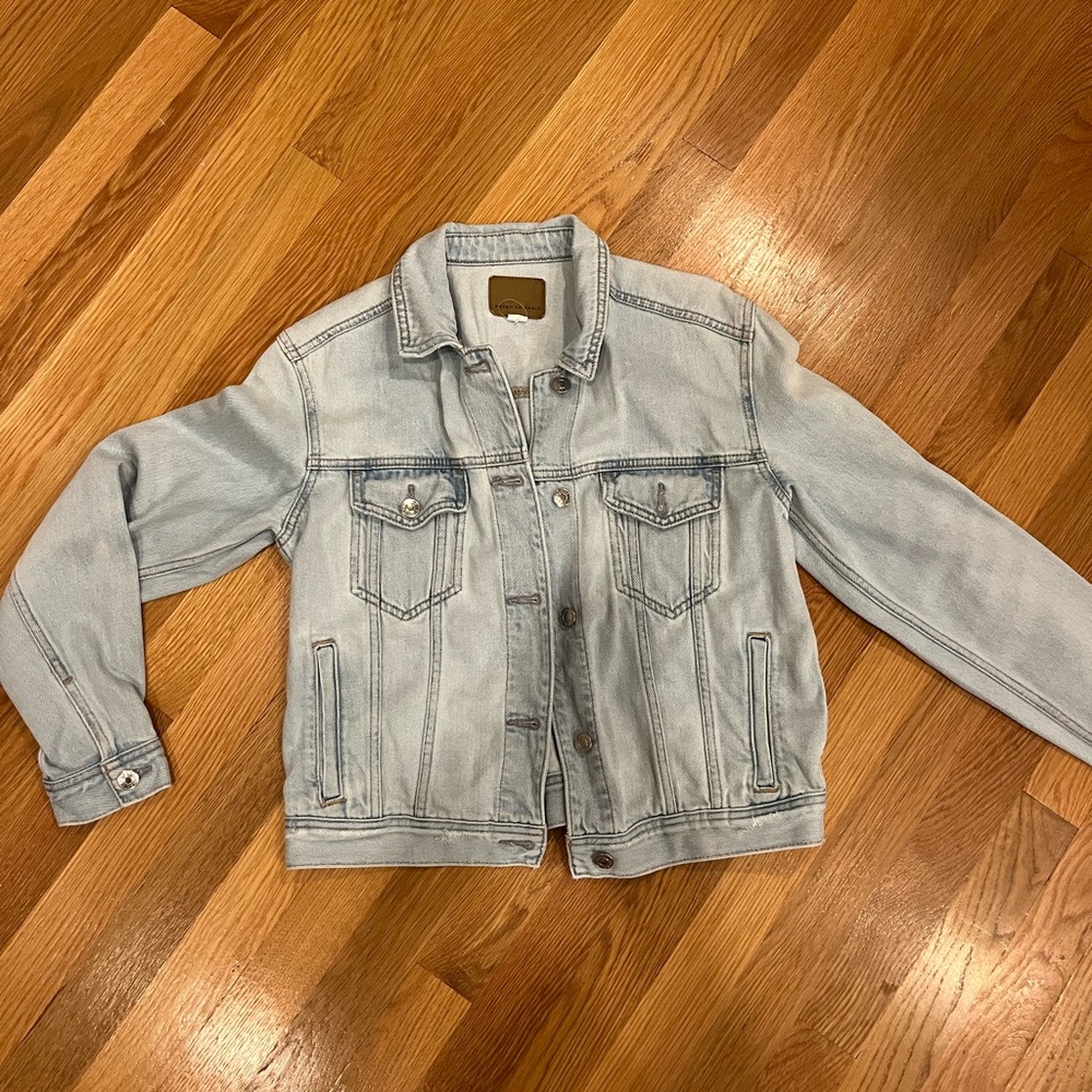 American Eagle denim jacket in excellent condition